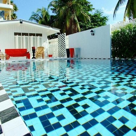 The Hen Hua Hin Hotel Exterior photo