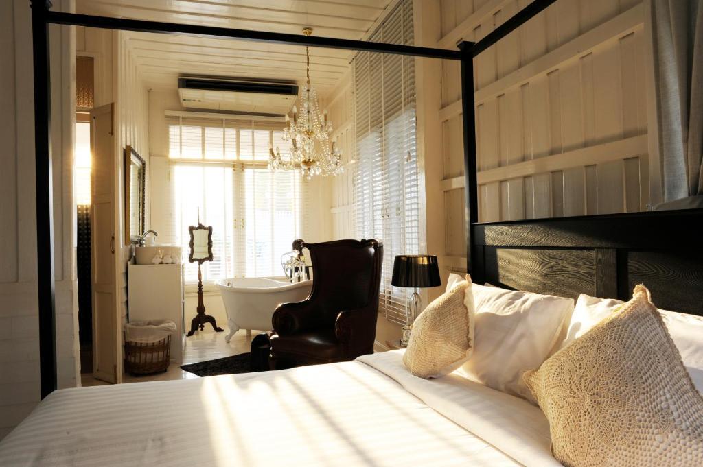 The Hen Hua Hin Hotel Room photo