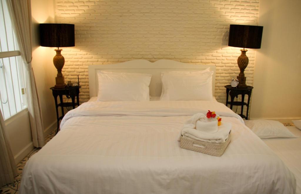 The Hen Hua Hin Hotel Room photo